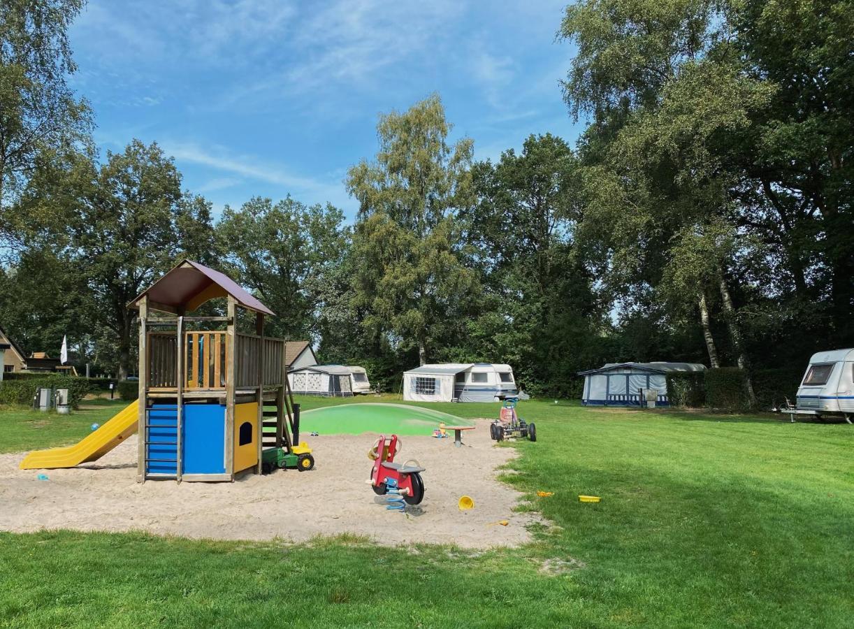 Camping De Vinkenkamp Lieren Esterno foto