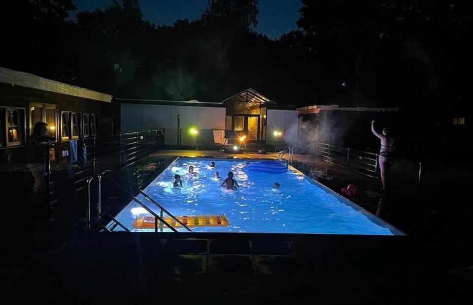 Camping De Vinkenkamp Lieren Esterno foto