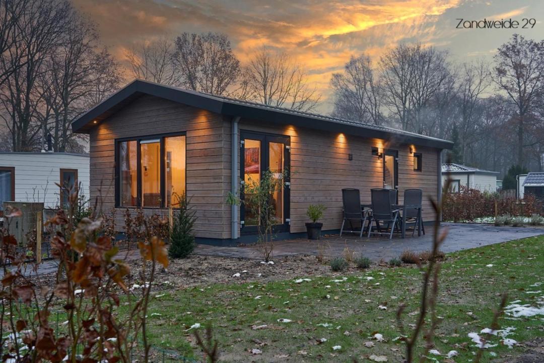 Camping De Vinkenkamp Lieren Esterno foto
